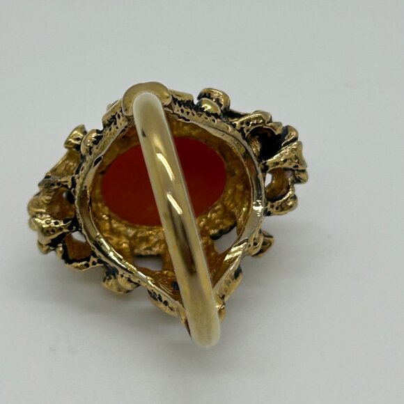 Vintage Cameo Ring Resin with18KT Gold Electroplate Intricate Floral Size 7 - Picture 3 of 14